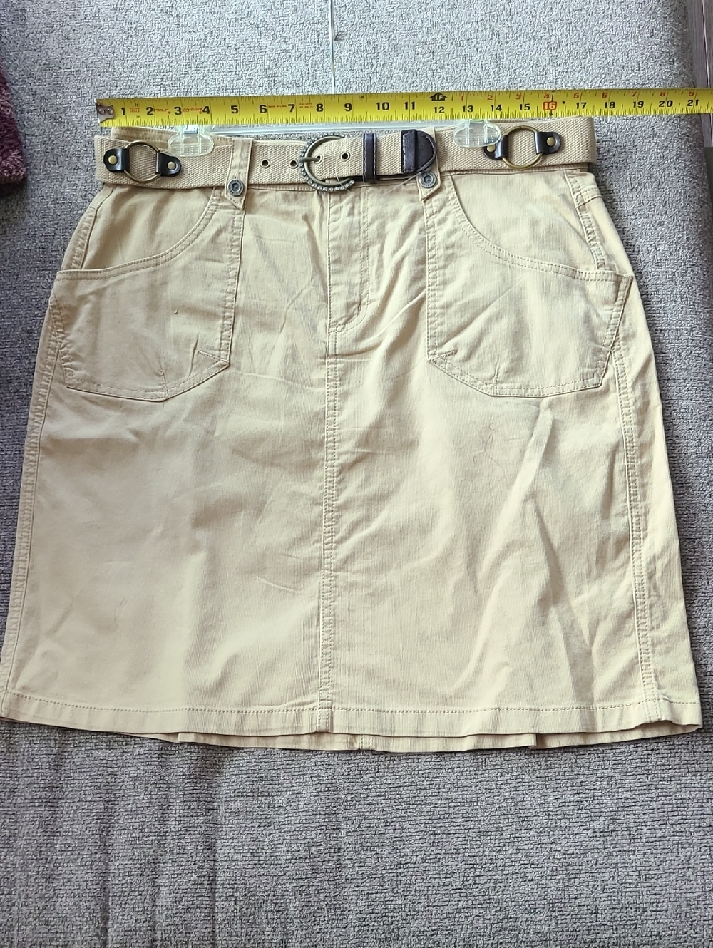 Gloria Vanderbilt Classic Beige Cotton A-Line Skirt Ultra Fine Gauge Corduroy